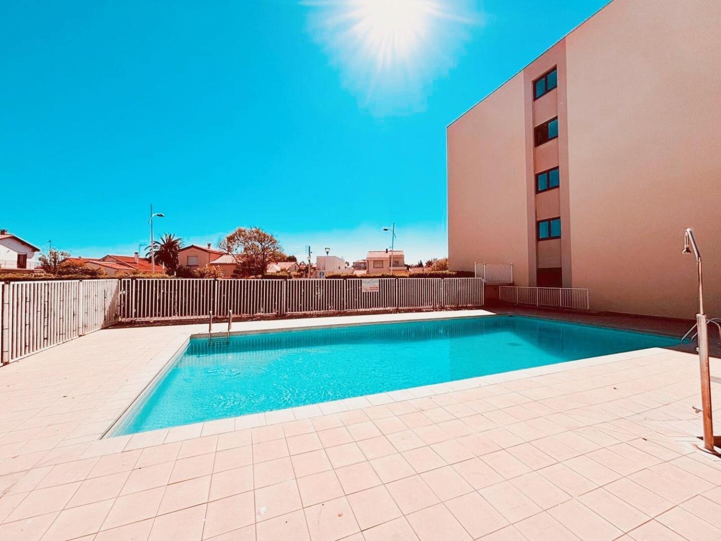 Appartement Coup De Coeur Avec Parking Et Piscine - 131 Canet-en-Roussillon Exteriör bild